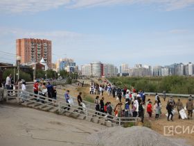 В Якутске прошел субботник «Особенности национальной уборки»