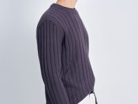 Джемпер с округлым вырезом прямого силуэта