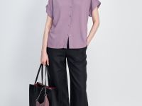 Блузка с коротким рукавом и отложным воротником