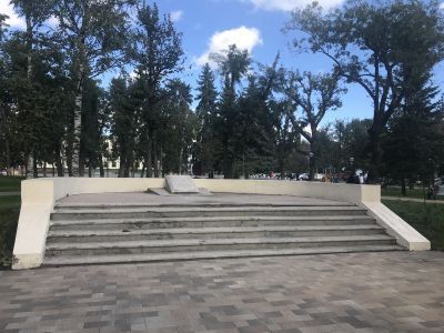 Братская могила комсомольцев, погибших в борьбе с белогвардейцами