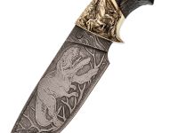 Кованый нож Юрский, дамасская сталь, рукоять карельская береза, художественное травление