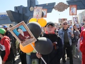 Фото. В Якутске акция «Бессмертный полк» собрала более 50 тысяч человек