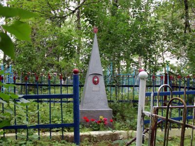 Братское захоронение советских воинов, погибших в 1941-1944 гг.