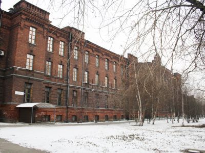 Ремесленное училище Н.П. Трапезникова. С 1920 г. в здании размещался институт народного образования