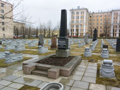 Могила Смолячкова Феодосия Артемьеича (1923-1942 г.г.) - Героя Советского Союза