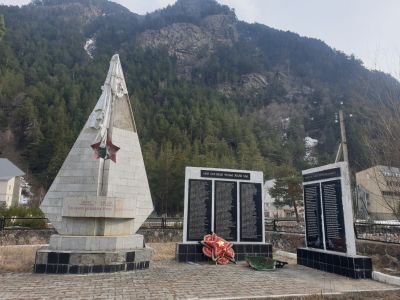 Памятник погибшим воинам