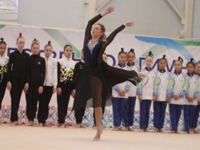 Гимнастка Екатерина Веденеева провела мастер-класс в Якутске