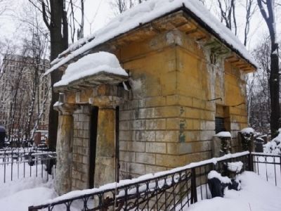 Мавзолей гр. Е.Ф.Мусиной-Пушкиной (урожденной фон Вартенслебен) (1758–1835), 1830-е гг.