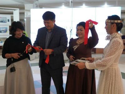 В Якутске открылась выставка «Якутия: прошлое, настоящее, будущее»