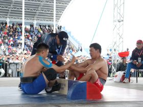 Сенсационные схватки по мас-рестлингу прошли на Играх Манчаары