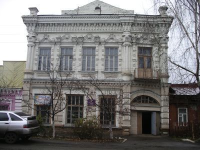 Каменный двухэтажный дом