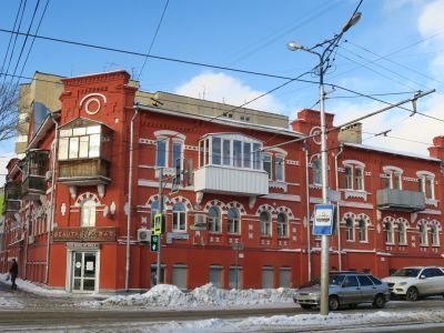 Доходный дом купца 2- гильдии Кирста В.В. с торговыми помещениями