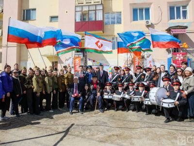 «Поём двором». В Якутске поздравили ветерана Великой Отечественной войны Кирилла Павлова