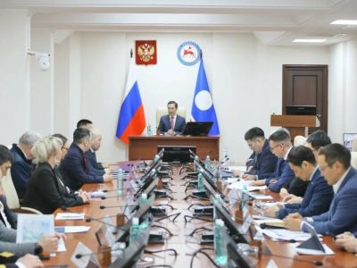 Айсен Николаев провёл первое заседание морского совета