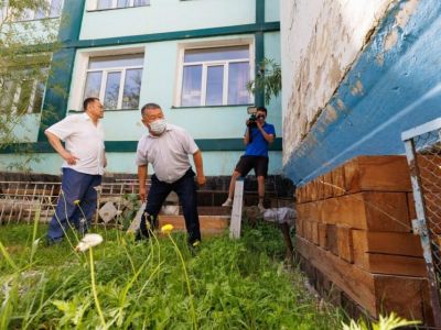 В Якутске проверили ход ремонта образовательных учреждений