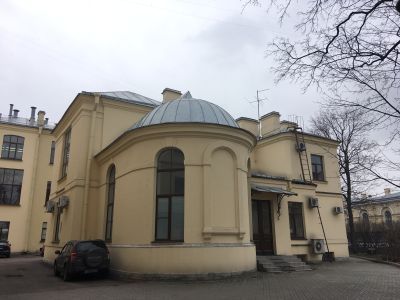 Секционная с часовней