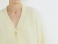 Кардиган из пушистой пряжи на пуговицах, Желтый