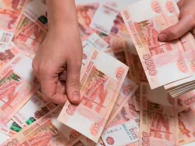 Правительство вдвое повысило зарплату командированных в Донбасс работников