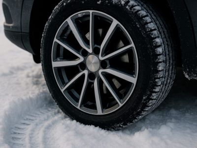 Шипы или липучка: какие шины зимой обеспечат безопасность на дорогах Якутии