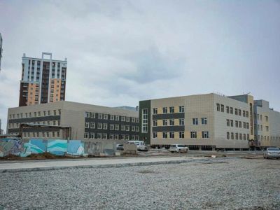 В Якутске продолжат строительство новых школ и пристроев