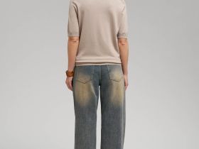 Легкий джемпер полуприлегающего кроя с коротким рукавом