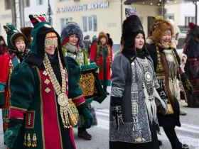 В Якутске состоялось шествие народных мастеров в национальных костюмах