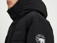 Пуховое пальто с накладными карманами