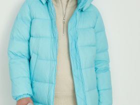 Пуховое пальто с воротником-стойкой