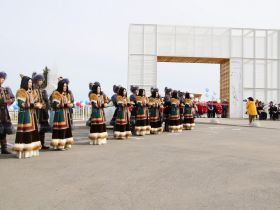Вилюйск преображается: в День города на набережной «Поющие пески» зазвучала новая музыка
