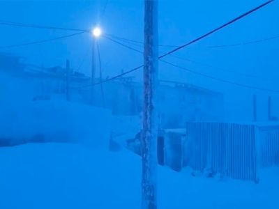 Видео: сильный ветер снес крышу многоквартирного дома в Булунском районе