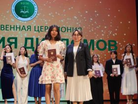 Галина Данчикова поздравила выпускников Финансово-экономического колледжа в Якутске