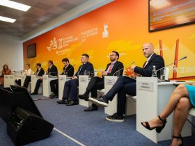 78 000 рублей составила средняя предлагаемая зарплата на Дальнем Востоке