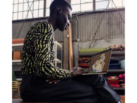 Apple MacBook Air 13 2024 M3 8/256Gb (Starlight) (MRXT3)