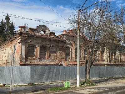 Особняк с лавкой купца М.Д. Мередина