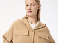 Женская куртка Lacoste из овечьей шерсти