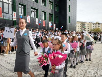 В Якутии стартовало голосование за лучшего педагога в конкурсе «Сердце отдаю детям — 2026»