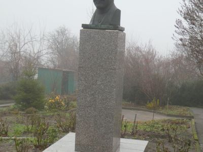 Памятник М.Б. Грекова