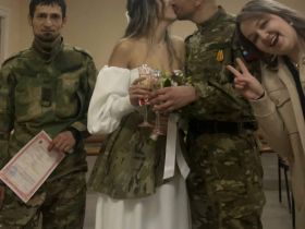 «СВОя история»: пара из Якутии поженилась в зоне спецоперации