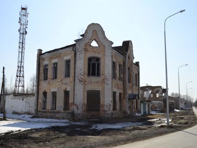 Конторское здание с лавкой