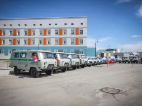 17 новых автомобилей передали районным больницам Якутии