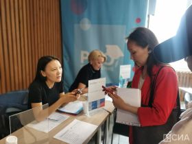 700 вакансий представили на ярмарке трудоустройства в Якутске