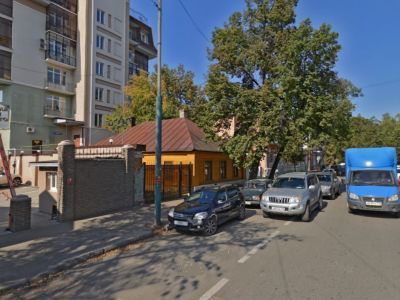 Дом, во флигеле которого в 1929 - 1942 гг. жил известный татарский писатель Адель Кутуй