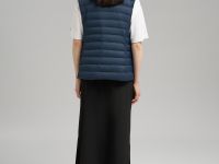 Стеганый пуховый жилет