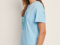 Футболка приталенного силуэта с принтом