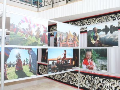 Фотовыставку победителей конкурса «Национальные праздники народов России» открыли в Якутии