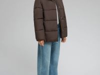 Стеганая куртка с капюшоном