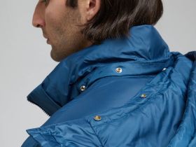 Утепленная куртка с капюшоном