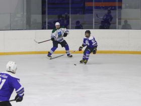 С участием восьми команд начался чемпионат Якутии по хоккею