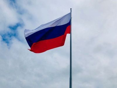 Лена Ефремова: Мы солидарны с решением Владимира Путина о проведении специальной операции на Украине