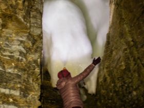 Водопады и ледяные пещеры скал Еланка Куччугуй Кэтэмэ - скалы Еланки - п. Еланка